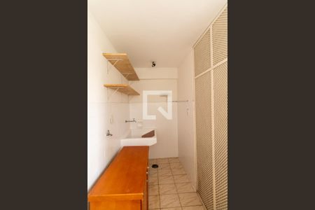 Casa de condomínio à venda com 140m², 3 quartos e 1 vagaÁrea de Serviço