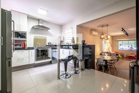 Casa à venda com 197m², 3 quartos e 2 vagasCozinha