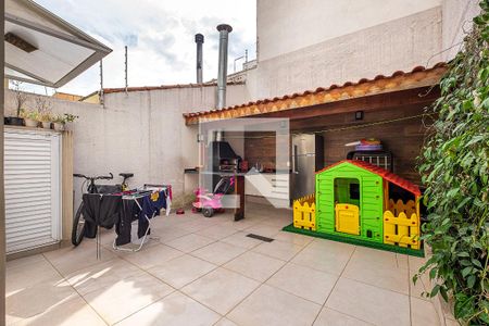 Casa à venda com 197m², 3 quartos e 2 vagasQuintal