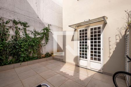 Casa à venda com 197m², 3 quartos e 2 vagasQuintal