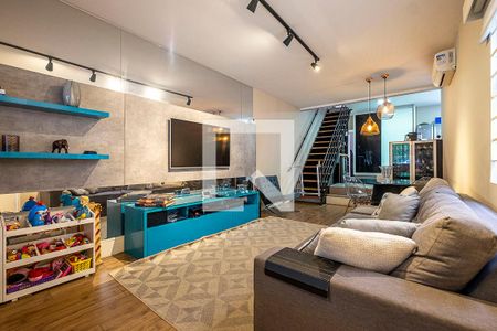 Sala de casa à venda com 3 quartos, 197m² em Alto de Pinheiros, São Paulo