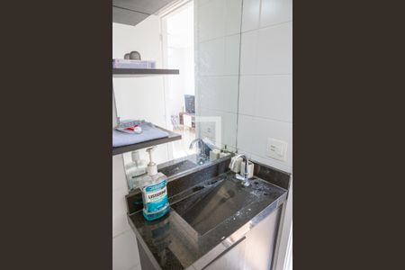Banheiro de apartamento para alugar com 1 quarto, 37m² em Água Branca, São Paulo