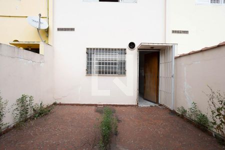 Casa à venda com 200m², 2 quartos e 1 vagaQuintal