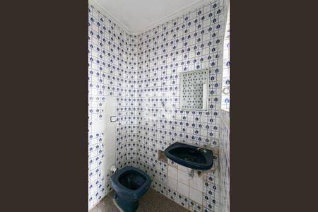 Casa à venda com 150m², 2 quartos e 2 vagas Casa à venda com 150m², 2 quartos e 2 vagasBanheiro de Serviço