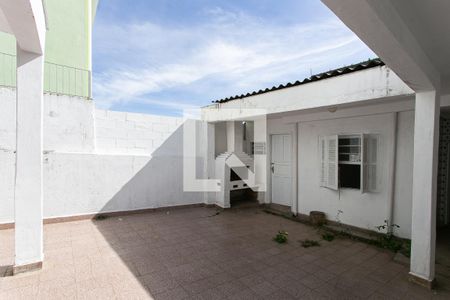 Casa à venda com 150m², 2 quartos e 2 vagas Casa à venda com 150m², 2 quartos e 2 vagasQuintal