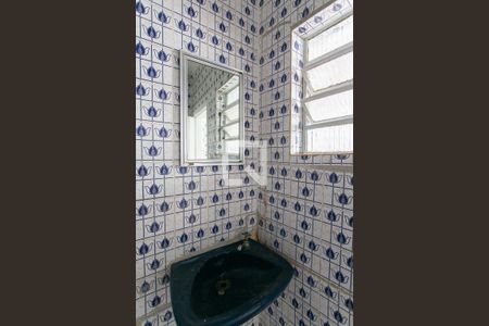 Casa à venda com 150m², 2 quartos e 2 vagas Casa à venda com 150m², 2 quartos e 2 vagasBanheiro de Serviço