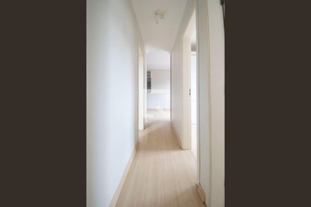 Corredor de apartamento à venda com 3 quartos, 75m² em Teresópolis, Porto Alegre