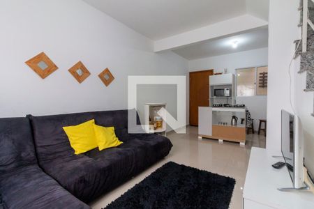 Sala de casa de condomínio para alugar com 2 quartos, 51m² em Cidade Líder, São Paulo
