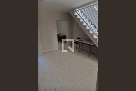 Casa à venda com 180m², 3 quartos e 2 vagasSala