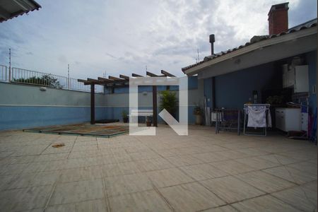 Casa à venda com 168m², 4 quartos e 3 vagasPátio _fundos 