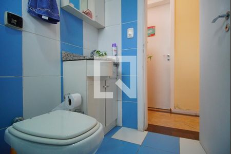 Banheiro de casa à venda com 4 quartos, 168m² em Jardim Itu, Porto Alegre