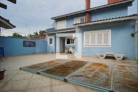 Casa à venda com 168m², 4 quartos e 3 vagasPátio _fundos 