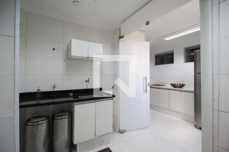 Apartamento para alugar com 117m², 3 quartos e 1 vagaÁrea de Serviço 