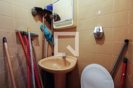 Casa à venda com 345m², 3 quartos e 2 vagasBanheiro de serviço 