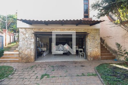 Casa à venda com 345m², 3 quartos e 2 vagasQuintal 