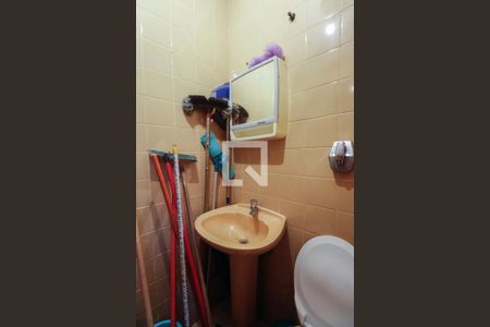 Casa à venda com 345m², 3 quartos e 2 vagasBanheiro de serviço 