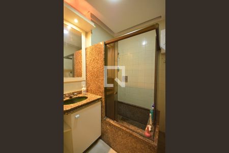 Apartamento à venda com 120m², 2 quartos e 1 vagaBanheiro da suite