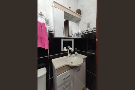 Casa à venda com 90m², 3 quartos e 1 vaga Casa à venda com 90m², 3 quartos e 1 vagaBanheiro