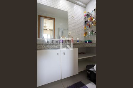 Apartamento para alugar com 72m², 2 quartos e 2 vagas Apartamento para alugar com 72m², 2 quartos e 2 vagasBanheiro social