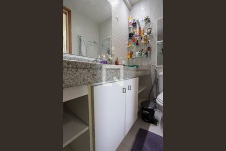 Apartamento para alugar com 72m², 2 quartos e 2 vagas Apartamento para alugar com 72m², 2 quartos e 2 vagasBanheiro social
