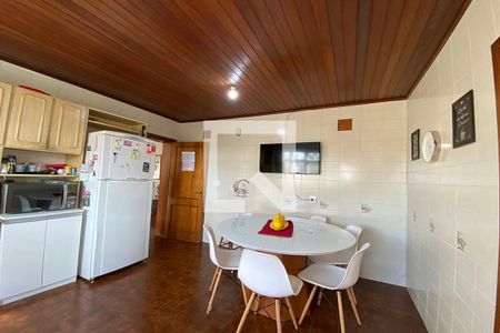 Casa para alugar com 445m², 5 quartos e 6 vagasCozinha