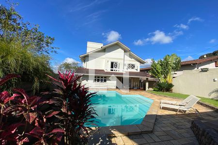 Casa para alugar com 445m², 5 quartos e 6 vagasÁrea Externa