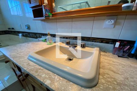 Casa para alugar com 445m², 5 quartos e 6 vagasPia da Suíte