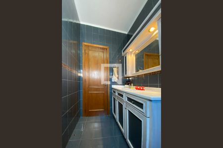 Casa para alugar com 445m², 5 quartos e 6 vagasBanheiro Social