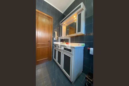 Casa para alugar com 445m², 5 quartos e 6 vagasBanheiro Social