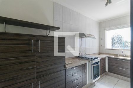 Casa à venda com 240m², 3 quartos e 5 vagas Casa à venda com 240m², 3 quartos e 5 vagasCozinha