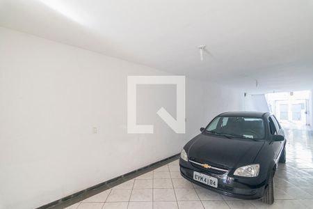 Casa à venda com 240m², 3 quartos e 5 vagas Casa à venda com 240m², 3 quartos e 5 vagasGaragem