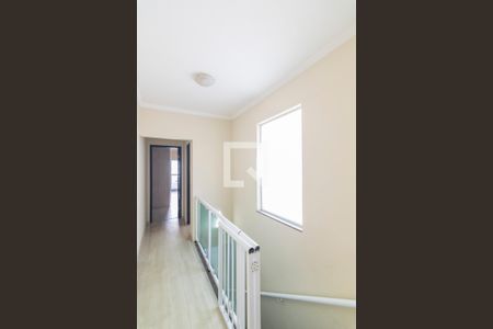 Corredor de casa à venda com 3 quartos, 240m² em Vila Alice, Santo André