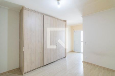 Casa à venda com 240m², 3 quartos e 5 vagas Casa à venda com 240m², 3 quartos e 5 vagasQuarto 1 Suite