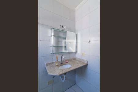 Casa à venda com 240m², 3 quartos e 5 vagas Casa à venda com 240m², 3 quartos e 5 vagasBanheiro da Suite