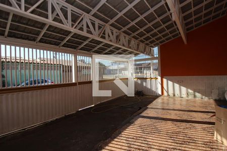 Garagem de casa à venda com 3 quartos, 140m² em Recanto das Emas, Brasília