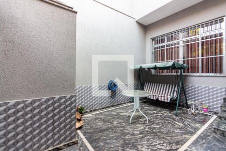 Casa à venda com 400m², 2 quartos e 2 vagas Casa à venda com 400m², 2 quartos e 2 vagasGaragem