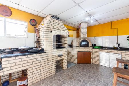 Casa à venda com 400m², 2 quartos e 2 vagas Casa à venda com 400m², 2 quartos e 2 vagasCobertura