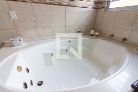 Casa à venda com 400m², 2 quartos e 2 vagas Casa à venda com 400m², 2 quartos e 2 vagasBanheiro da Suíte 2
