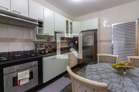 Casa à venda com 400m², 2 quartos e 2 vagas Casa à venda com 400m², 2 quartos e 2 vagasCozinha