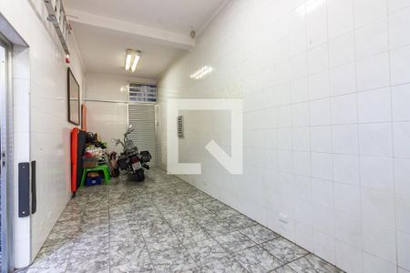 Casa à venda com 400m², 2 quartos e 2 vagas Casa à venda com 400m², 2 quartos e 2 vagasGaragem