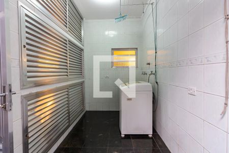 Casa à venda com 400m², 2 quartos e 2 vagas Casa à venda com 400m², 2 quartos e 2 vagasÁrea de Serviço