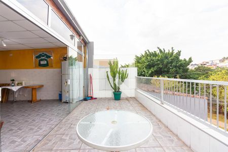 Casa à venda com 400m², 2 quartos e 2 vagas Casa à venda com 400m², 2 quartos e 2 vagasCobertura