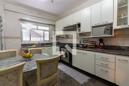 Casa à venda com 400m², 2 quartos e 2 vagas Casa à venda com 400m², 2 quartos e 2 vagasCozinha