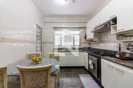 Casa à venda com 400m², 2 quartos e 2 vagas Casa à venda com 400m², 2 quartos e 2 vagasCozinha