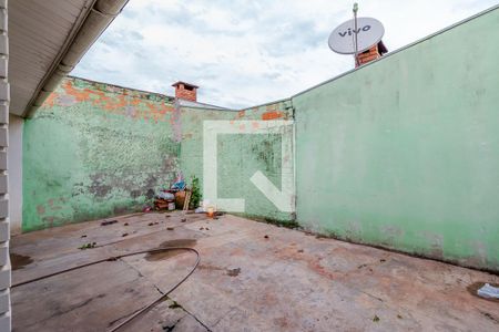 Casa à venda com 80m², 2 quartos e 2 vagasQuintal