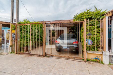 Casa à venda com 80m², 2 quartos e 2 vagasFachada