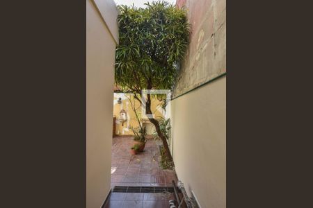 Casa à venda com 150m², 3 quartos e 2 vagasCorredor