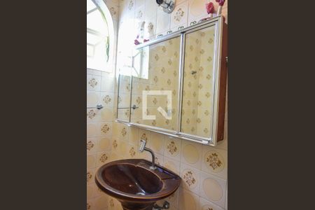 Casa à venda com 150m², 3 quartos e 2 vagasBanheiro 02