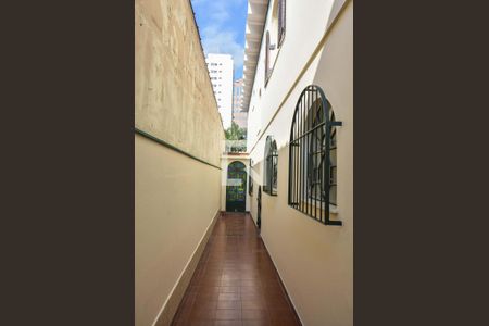 Casa à venda com 150m², 3 quartos e 2 vagasCorredor
