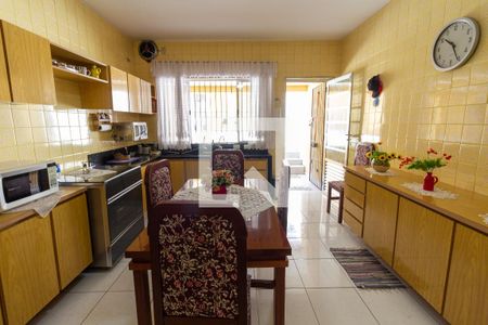 Casa à venda com 318m², 4 quartos e 4 vagasCozinha